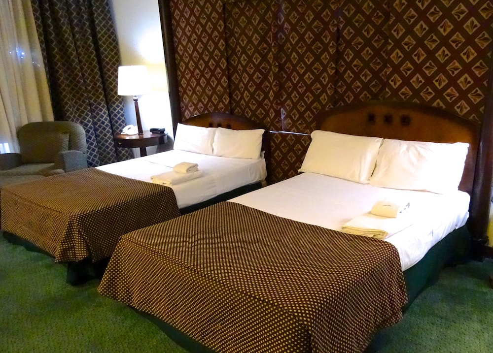 Family Room, 2 Queen Beds photo 1