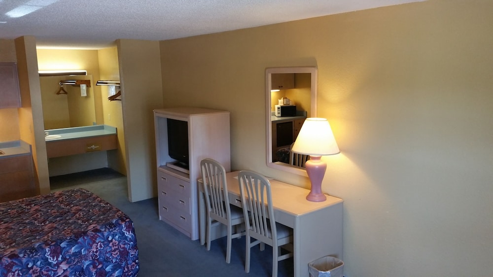 Executive Room, 1 Queen Bed, Kitchenette photo 3