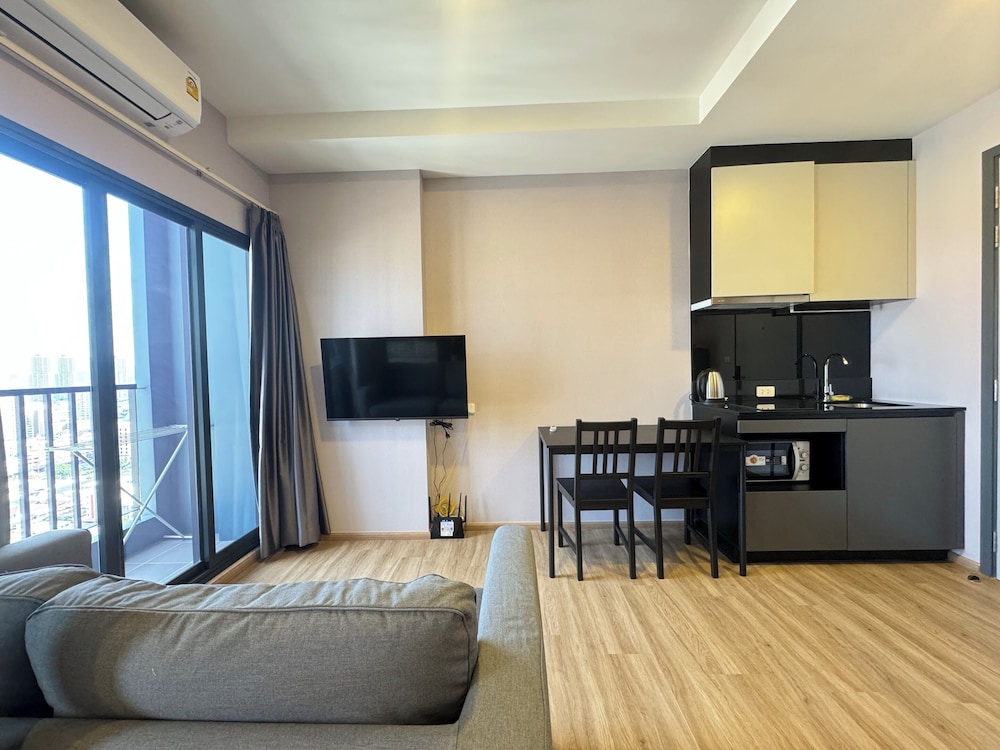 Basic Apartment, Balcony photo 1