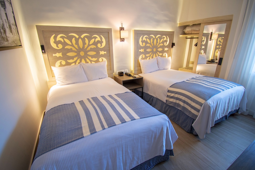 Luxury Suite - Photo 1