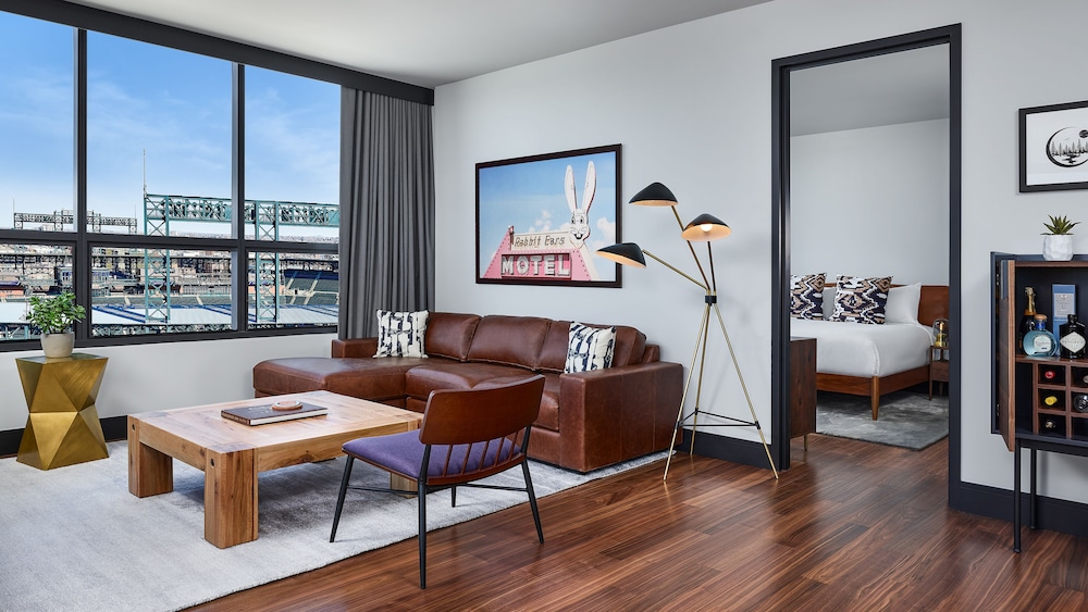 Penthouse, 2 Bedrooms, Corner - Photo 8