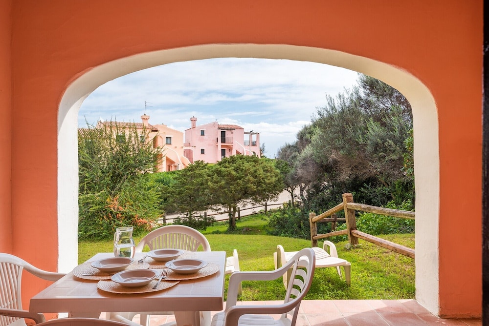 Classic Apartment, Garden View