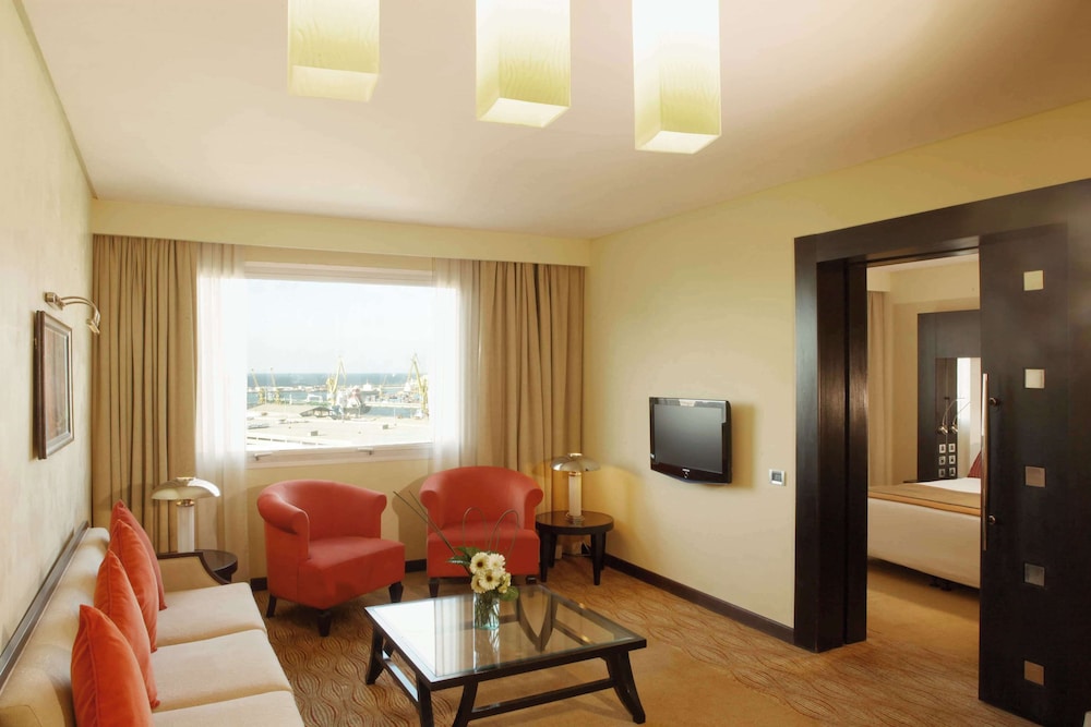 Deluxe Suite photo 2
