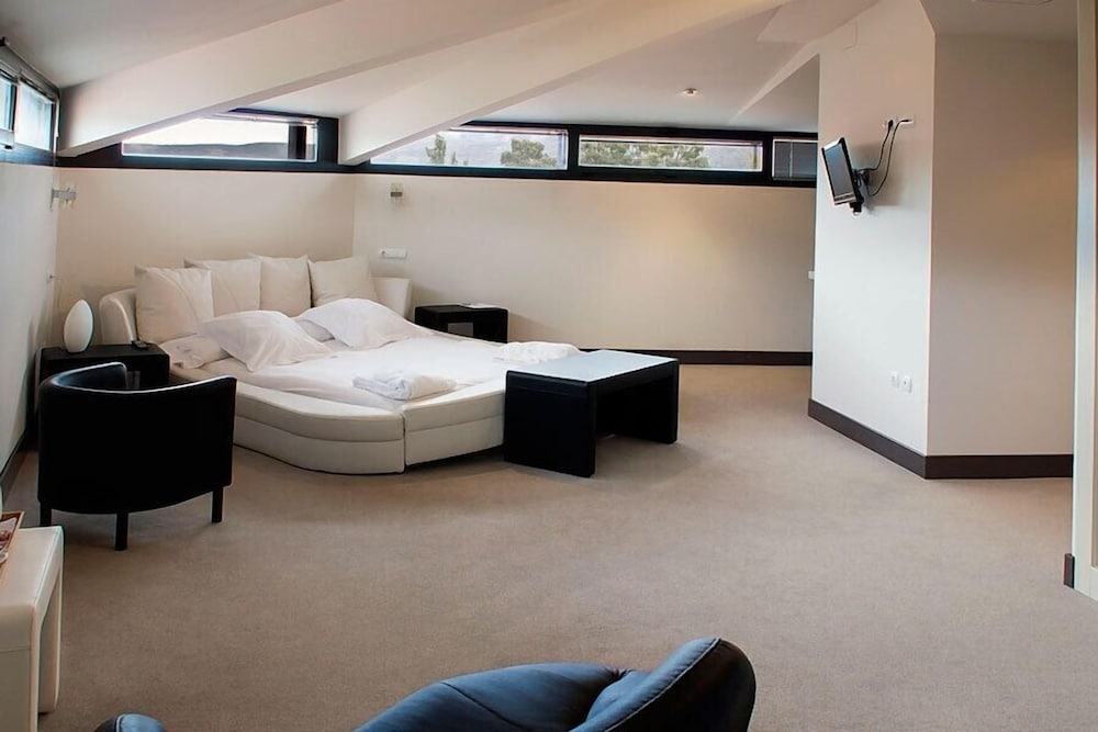 Junior Suite, Jetted Tub