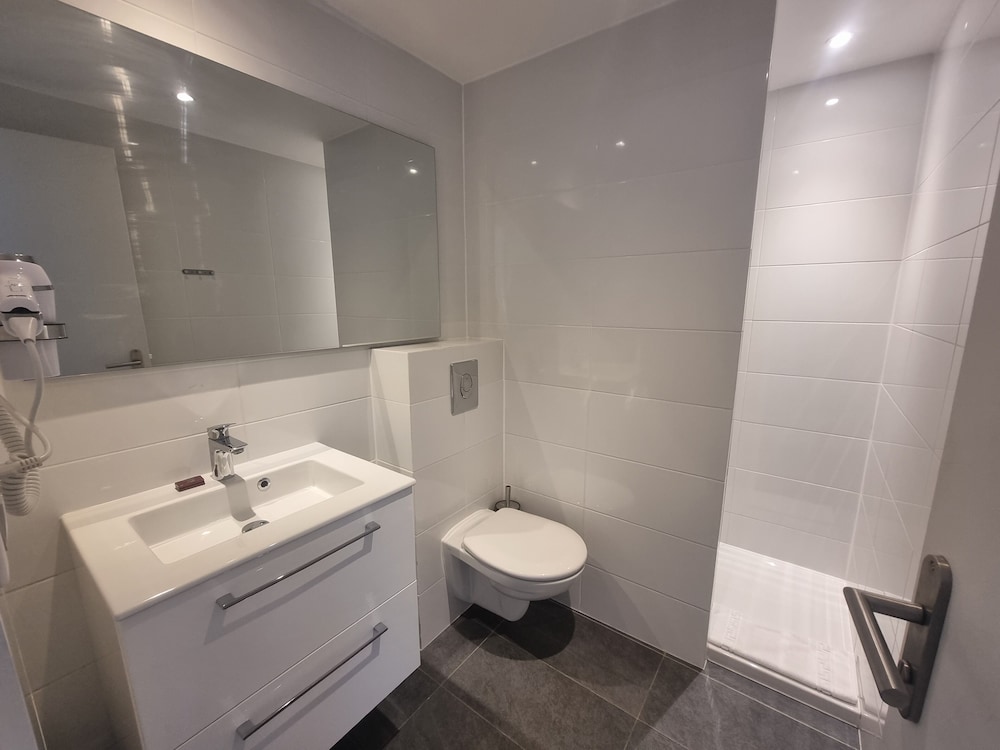 Double Room - Photo 2