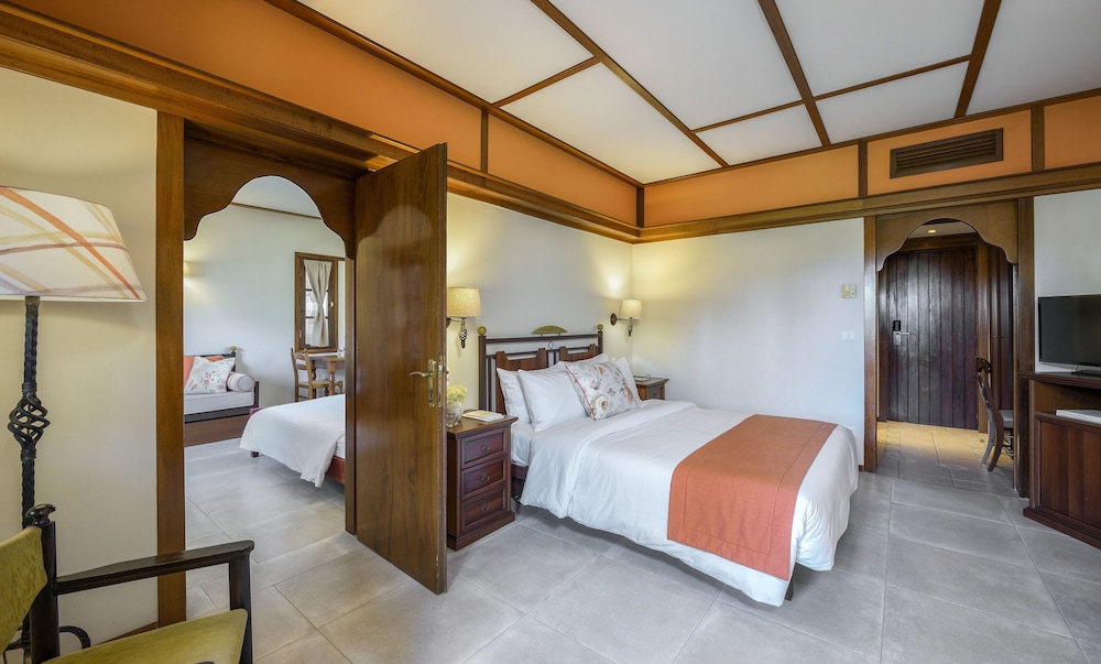 Family Two Bedroom Suite - Photo 5