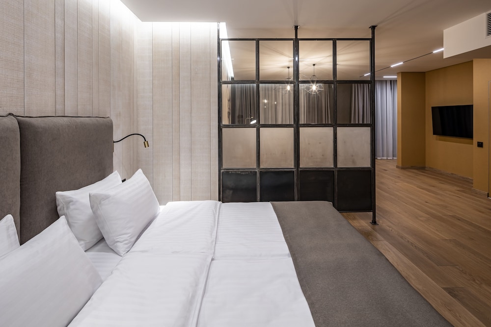 Luxury Suite photo 3