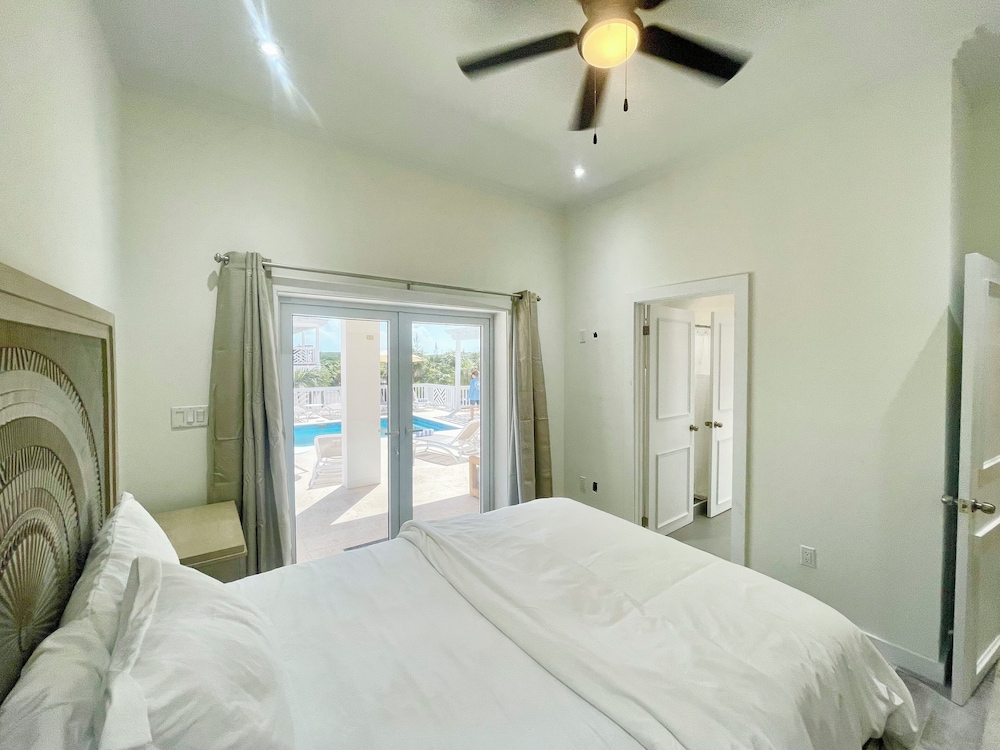 Villa photo 1