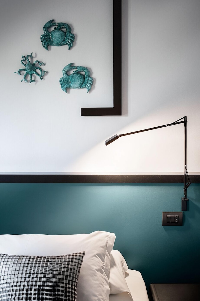 Basic Single Room (Villa Regina)