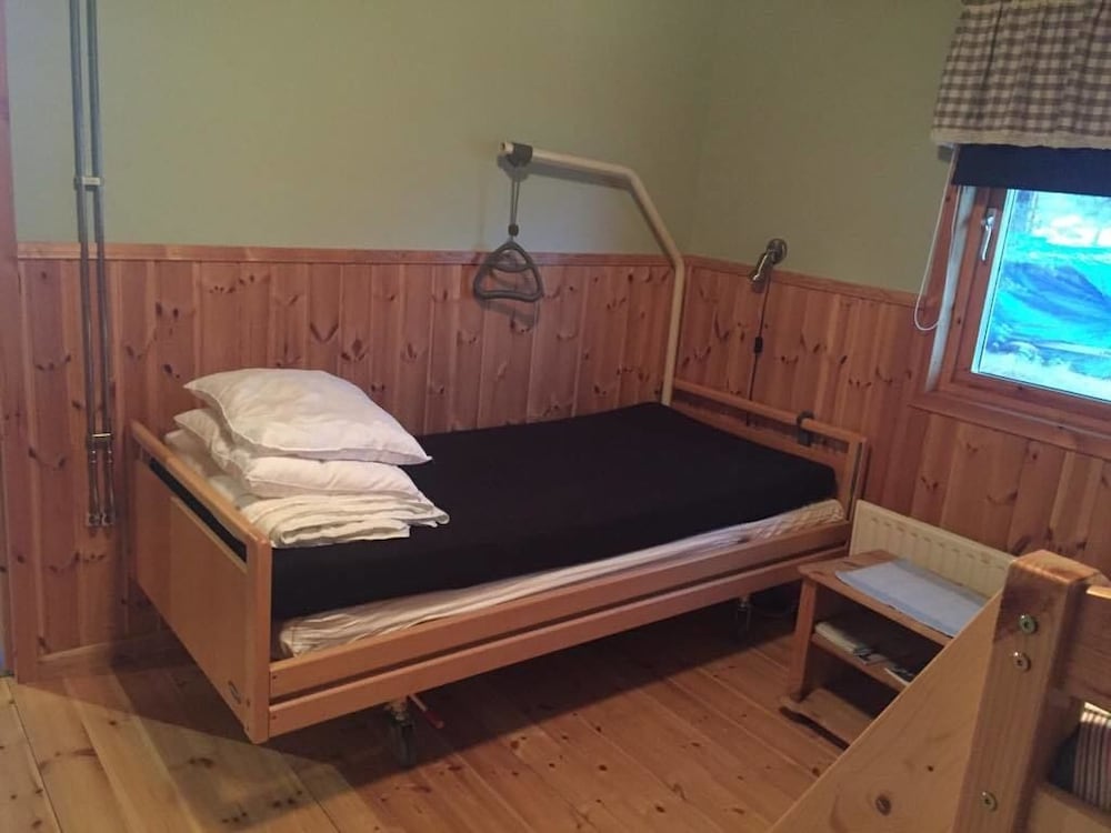 Classic Cabin, 1 Bedroom, Private Bathroom, Lake View photo 1