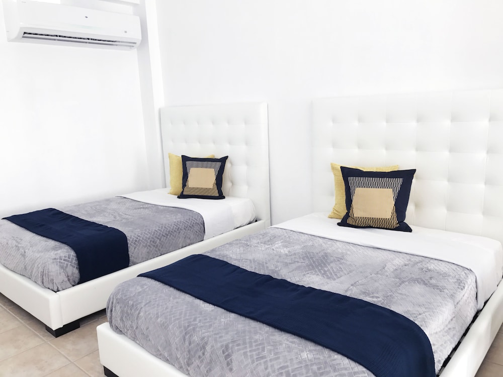 Studio, Multiple Beds photo 1