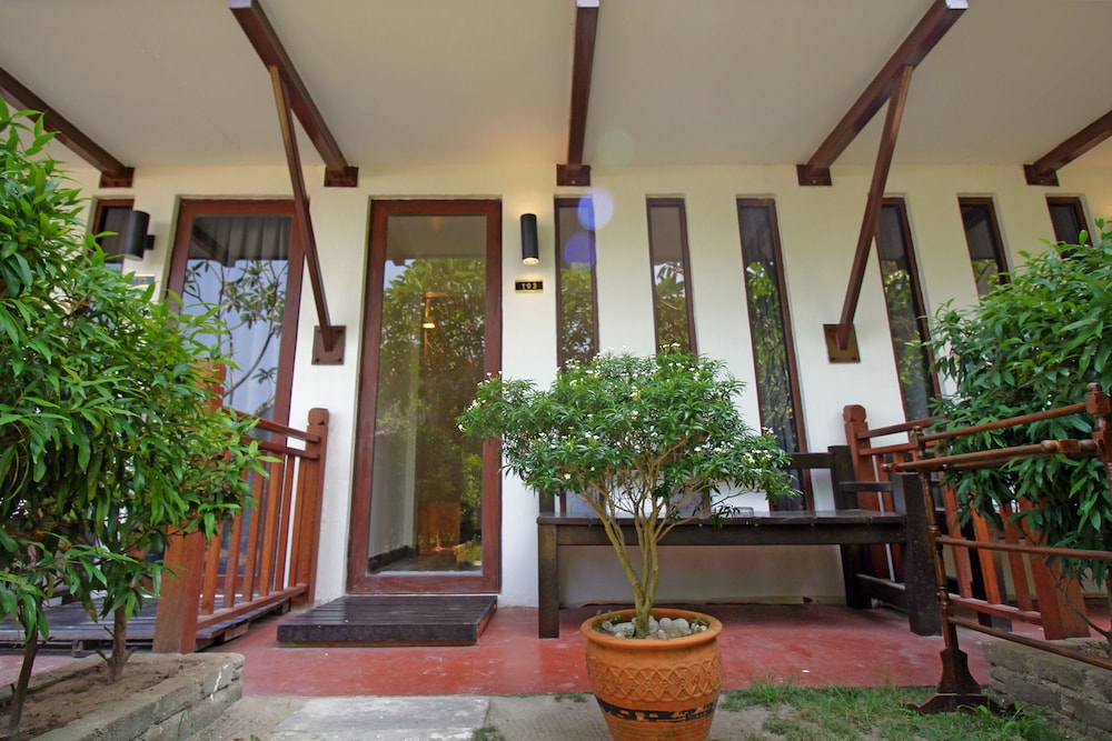 Deluxe Garden Room photo 2