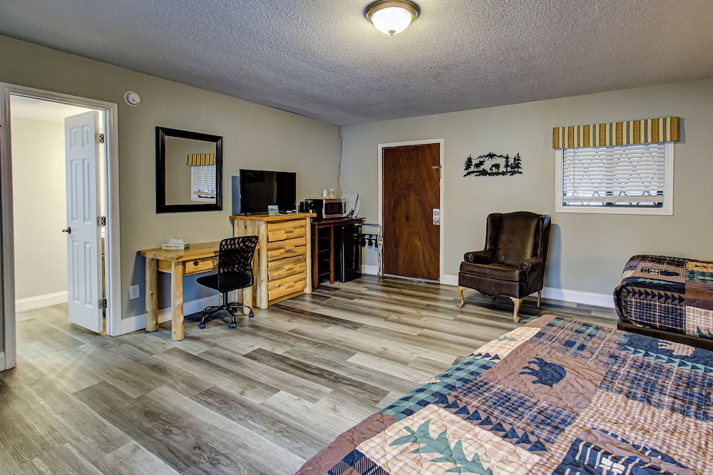 Standard Room, 2 Queen Beds (Creekside) - Photo 4