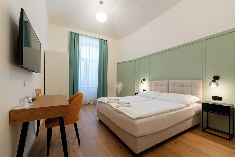 Basic Double Room, Mobility Accessible