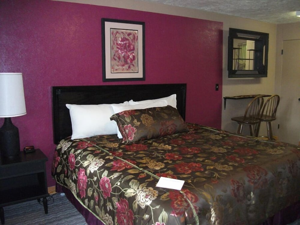 Standard Room, 1 King Bed (Newly remodeled) photo 1