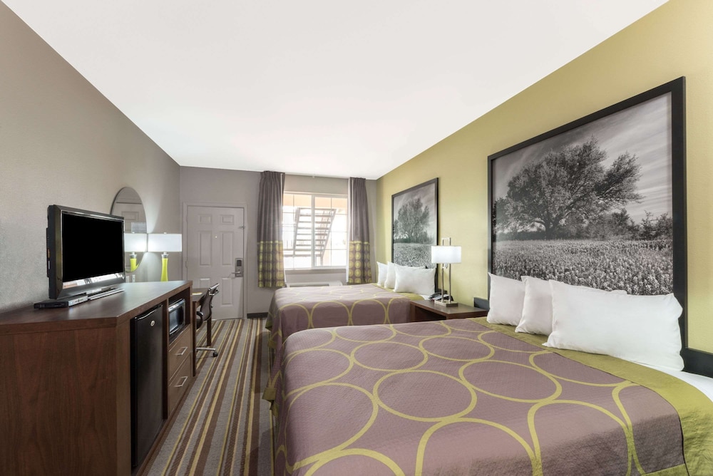 Room, 2 Queen Beds, Non Smoking photo 2