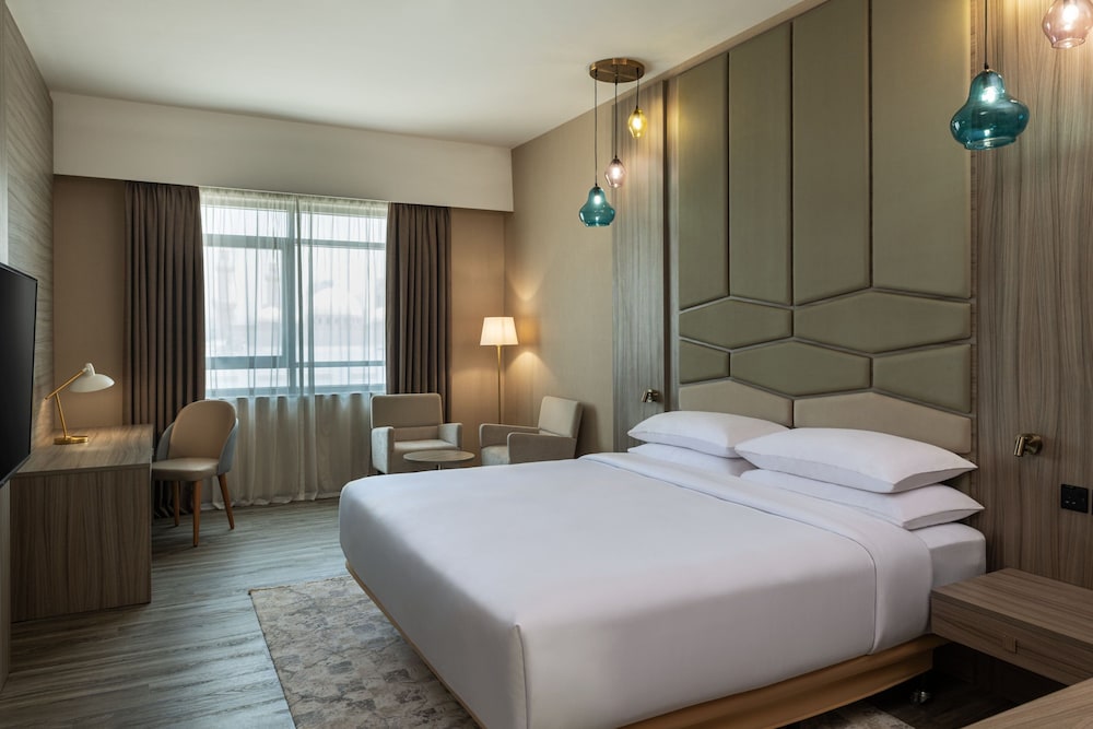 Superior King Bed, (Comp. Shuttle to DMCC Metro, Marina Mall & JBR, 20% off on F&B outlet) photo 2