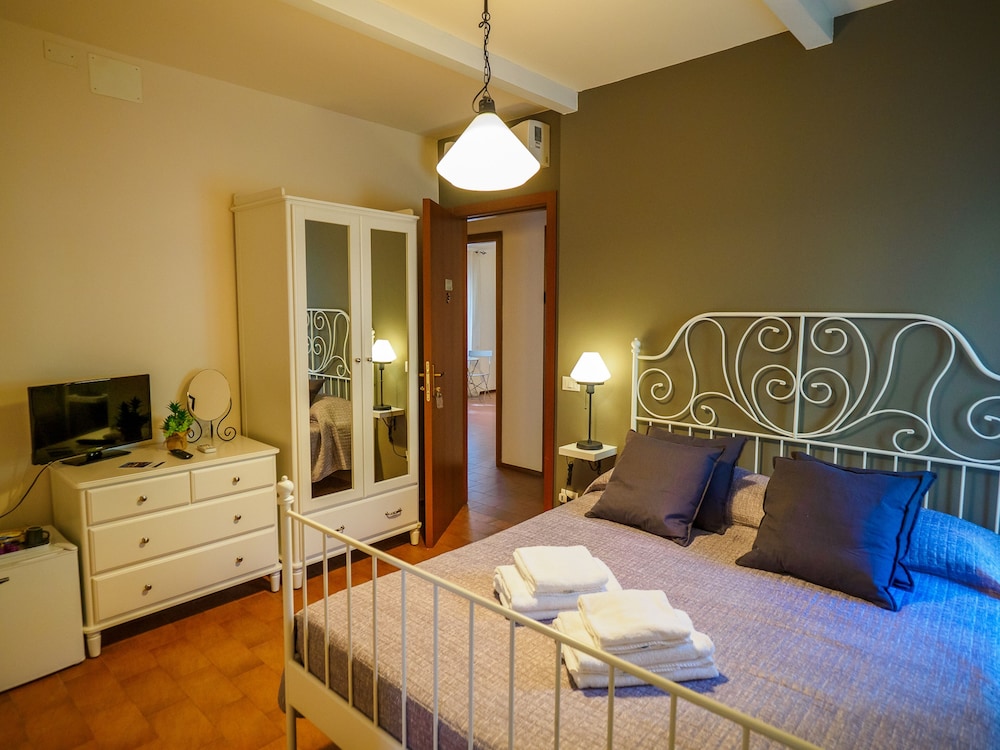 Comfort Double Room, 3 Bedrooms, Non Smoking, Private Bathroom