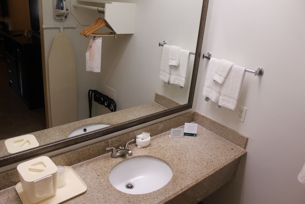 Efficiency, Room, 2 Queen Beds, Non Smoking - Photo 17