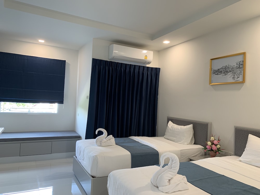 Basic Twin Room photo 3