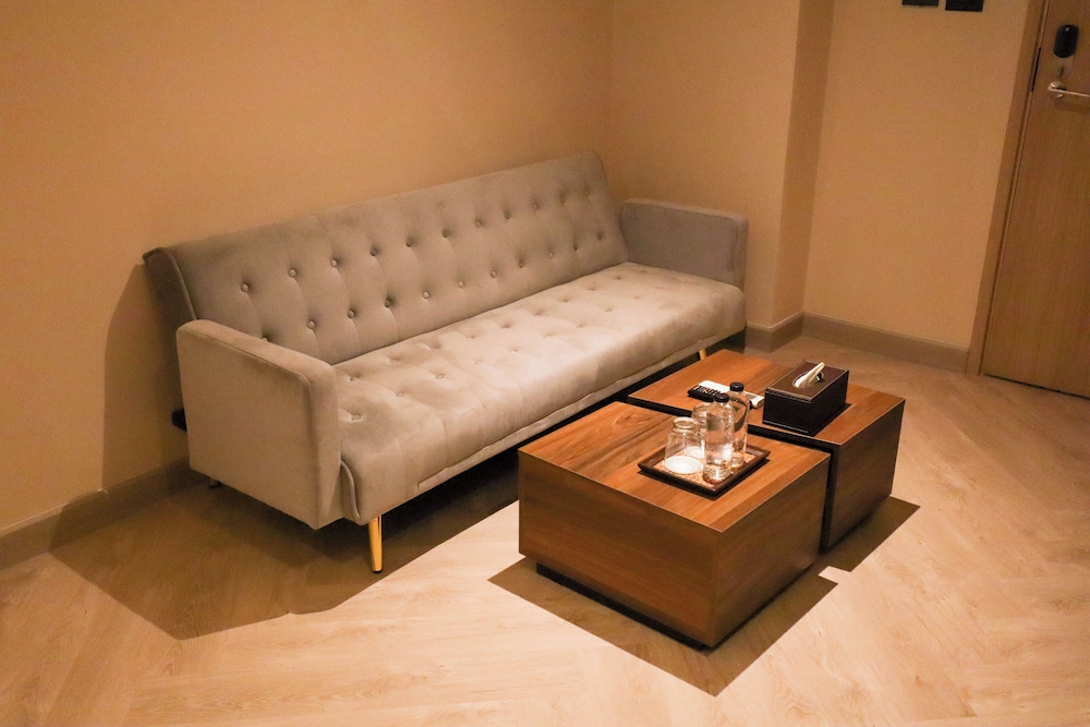 Deluxe Suite, City View - Photo 3