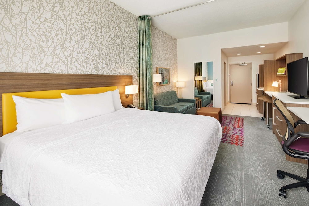 Studio Suite, 1 King Bed, Non Smoking - Photo 3