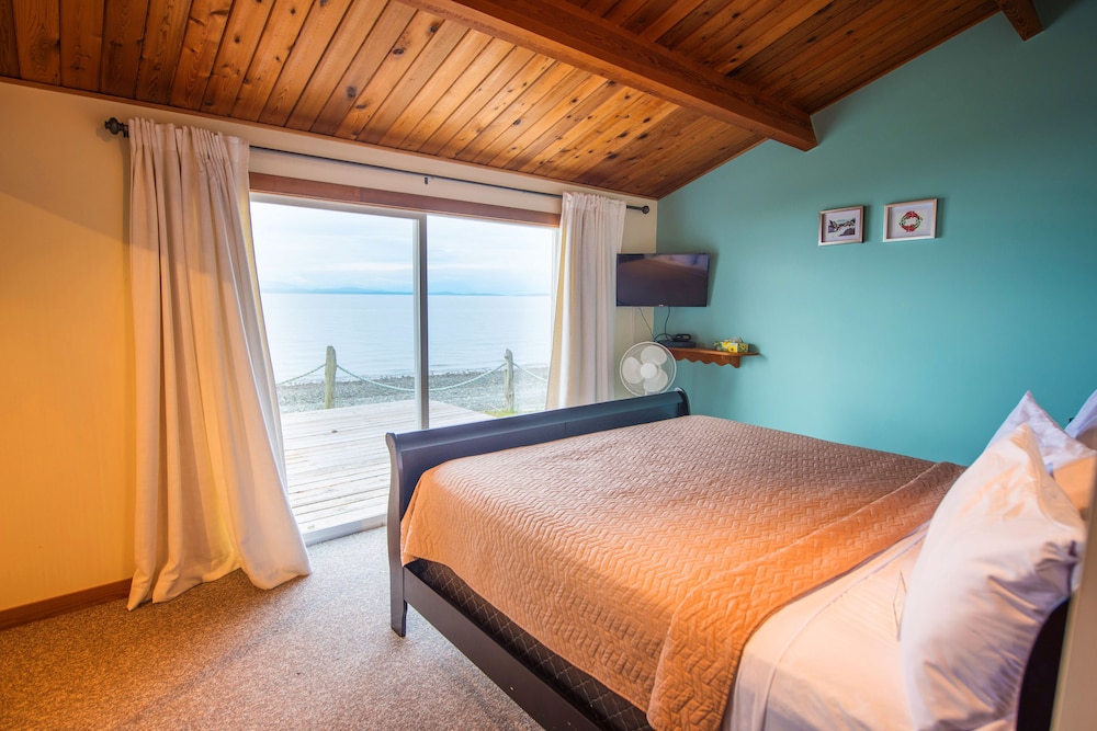 House, Oceanfront photo 1