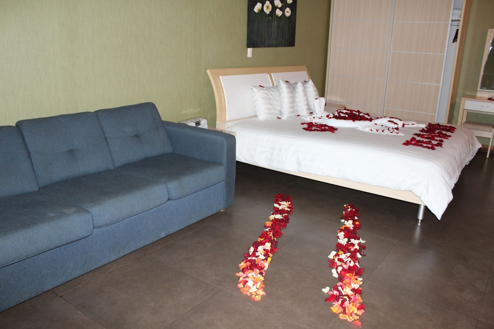 Double Room Single Use, Garden Area photo 3