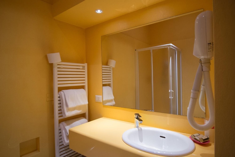 Triple Room - Photo 10