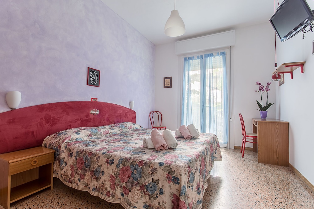Double or Twin Room photo 1