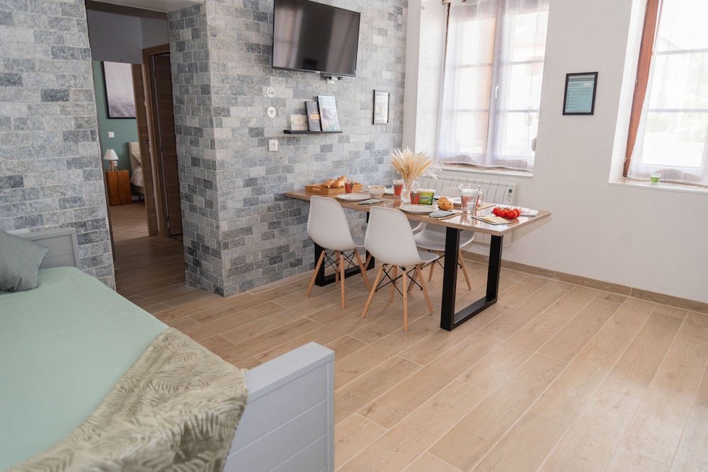 Cozy Scandinavian Apartment - Photo 5
