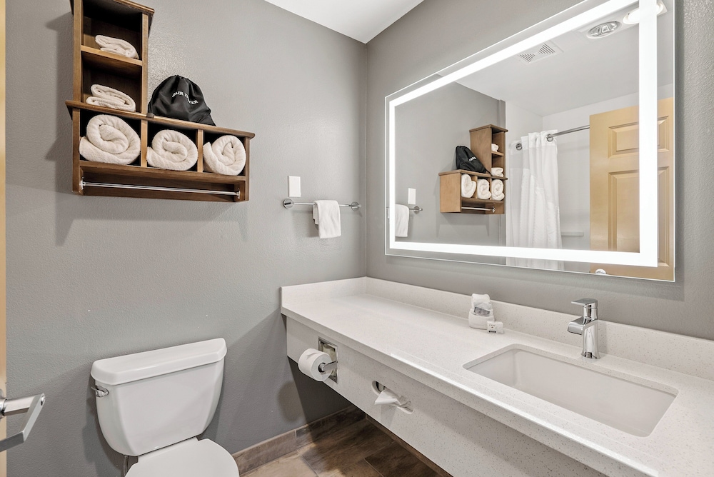 Suite, 1 Bedroom, Accessible Bathtub, Non Smoking (Communications) - Photo 3