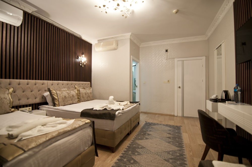 Family Quadruple Room photo 3