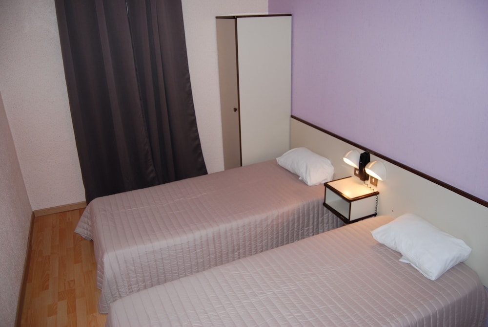 Standard Room, 1 Double Bed, Bathtub photo 2