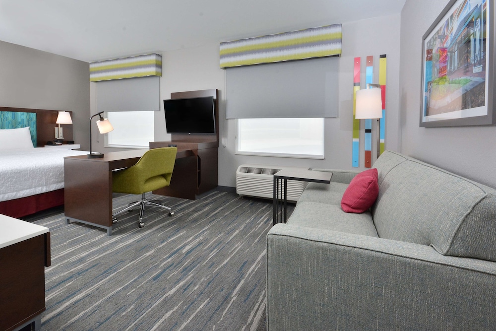 Suite, 1 King Bed, Accessible, Refrigerator & Microwave - Photo 1