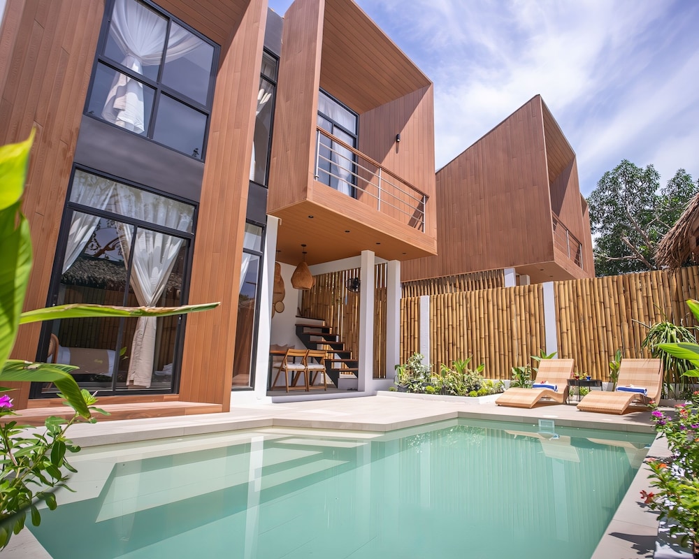 Villa - Photo 1