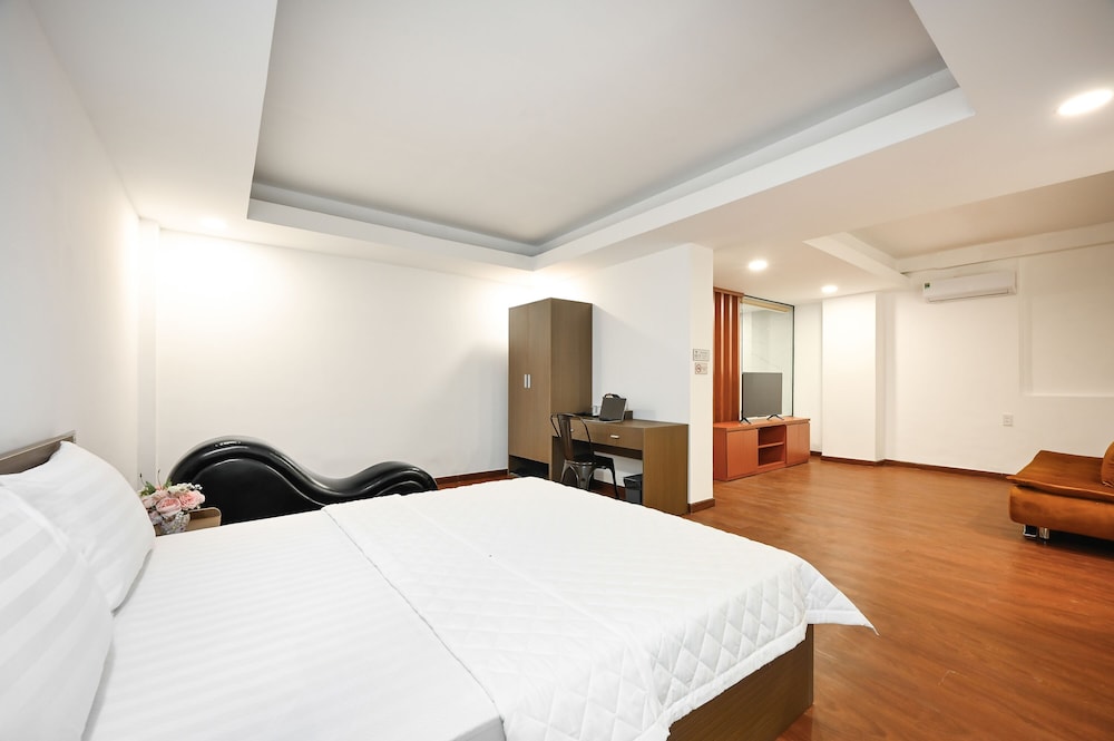 Premium Deluxe Room with Bathtub photo 3