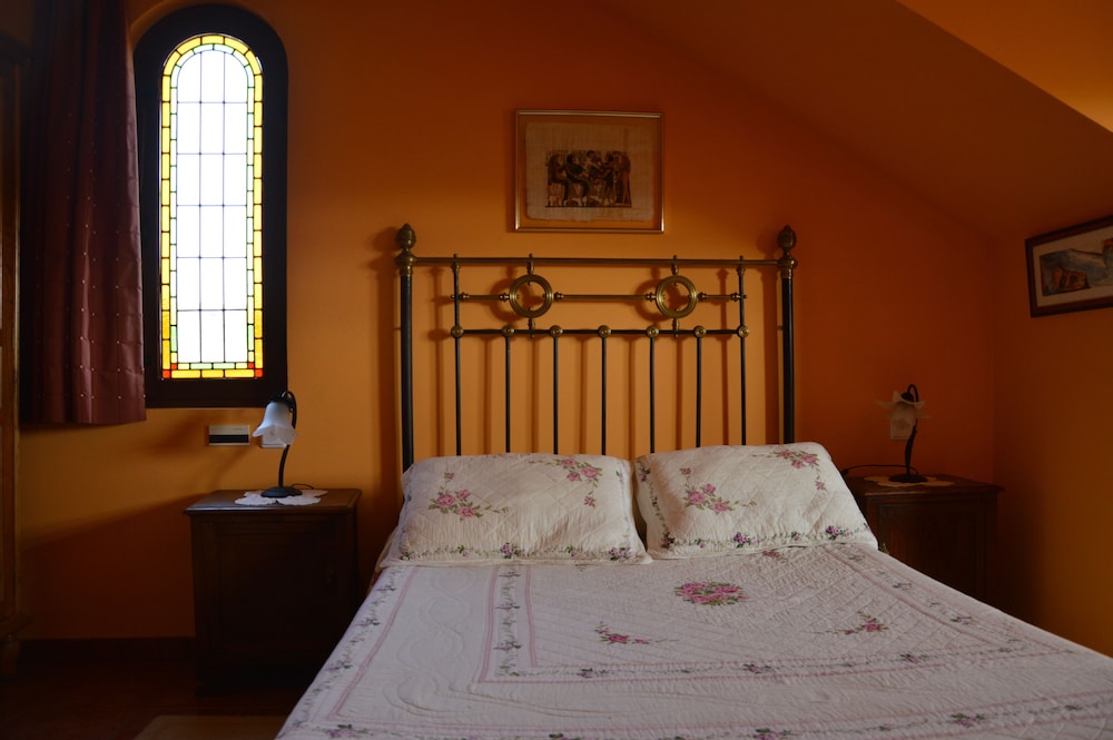 Standard Double Room, Private Bathroom photo 2