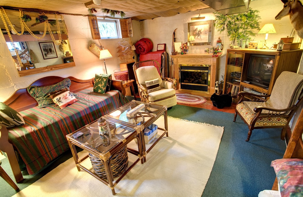 Room, 2 Bedrooms, Non Smoking (Lower Lodge	) photo 1