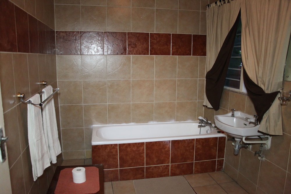 Standard Double Room photo 3