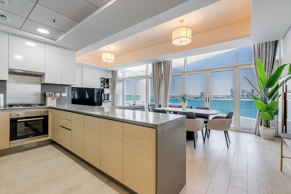 Elite Apartment, 2 Bedrooms, Sea View, Beachfront photo 2