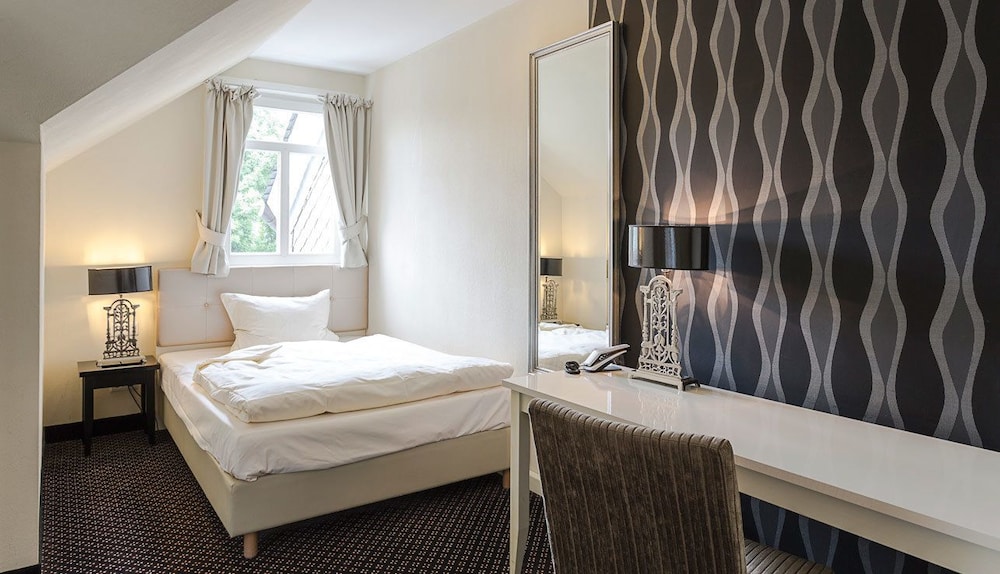 Standard Double Room Single Use photo 3