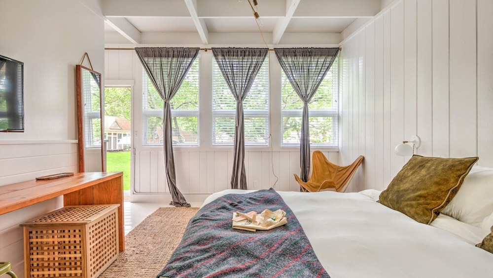 House, 1 King Bed (Ruschmeyers #17 - Dlx King) photo 2