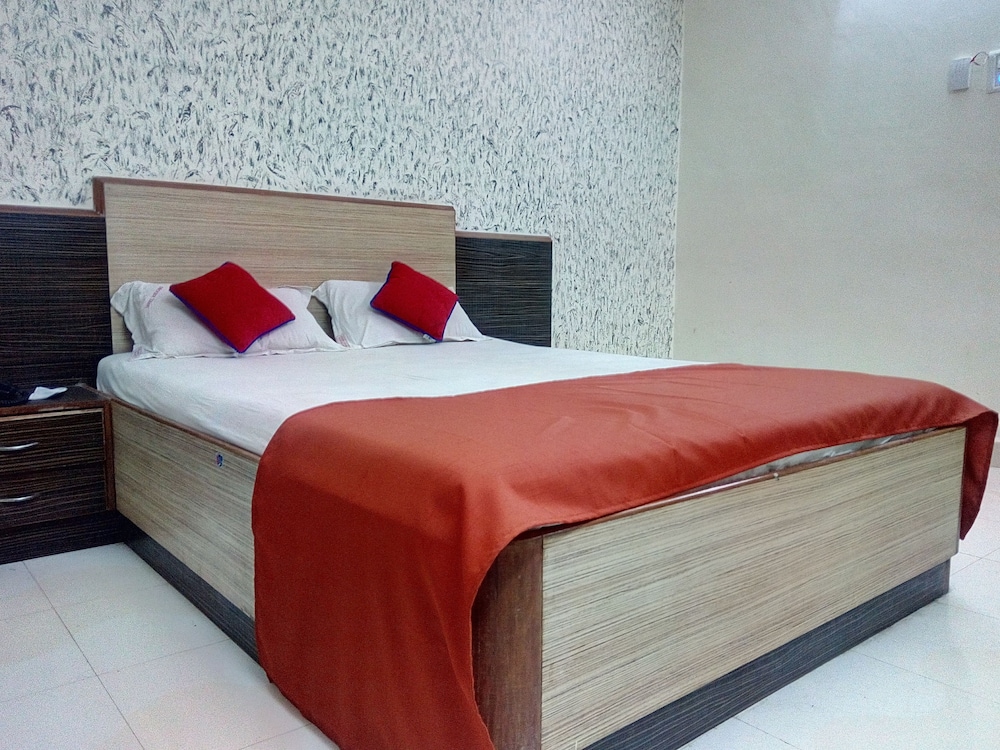 Deluxe Room, 1 Double Bed, City View photo 3