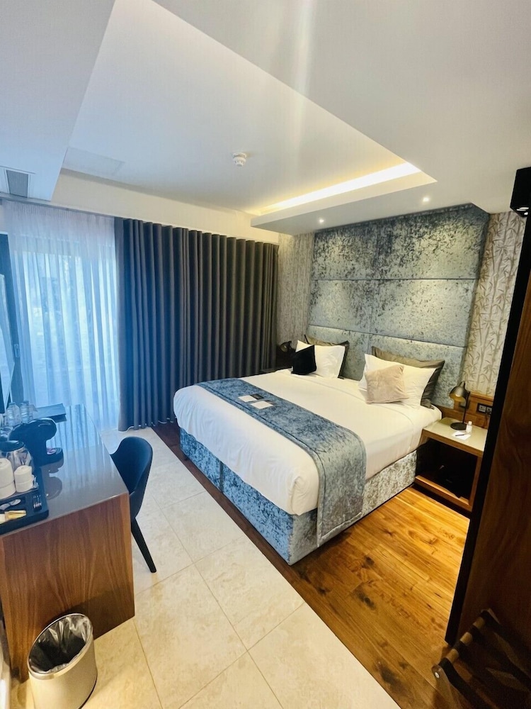 Superior Double or Twin Room, Garden View photo 2