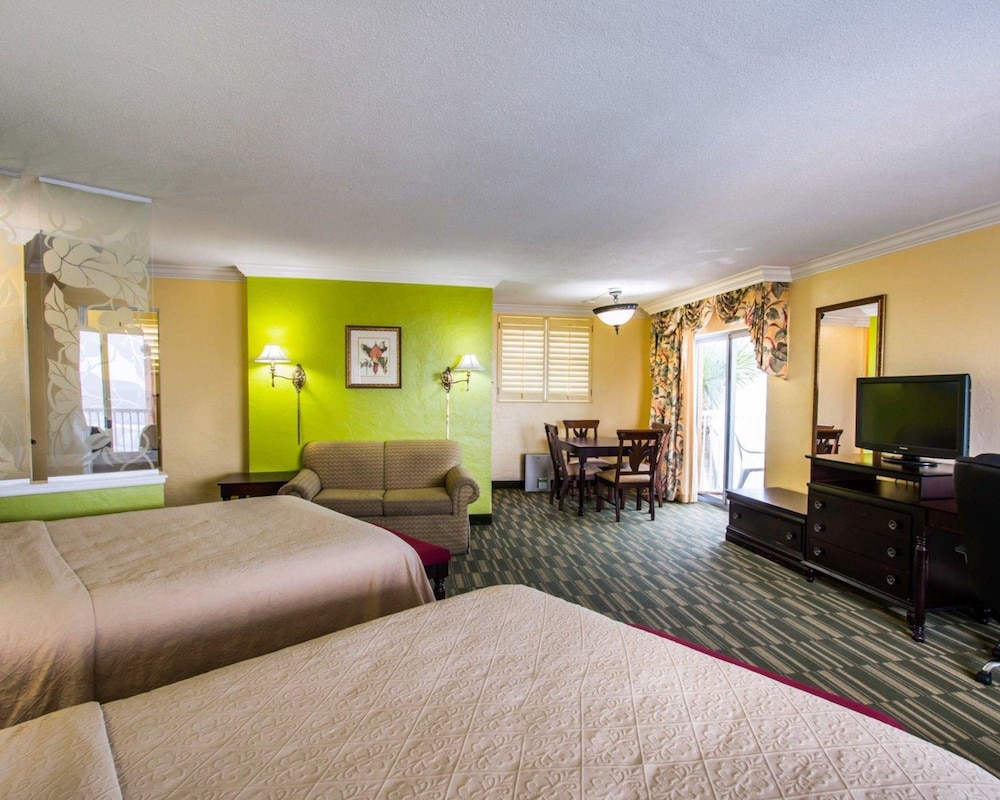 Room, Multiple Beds, Non Smoking - Photo 2