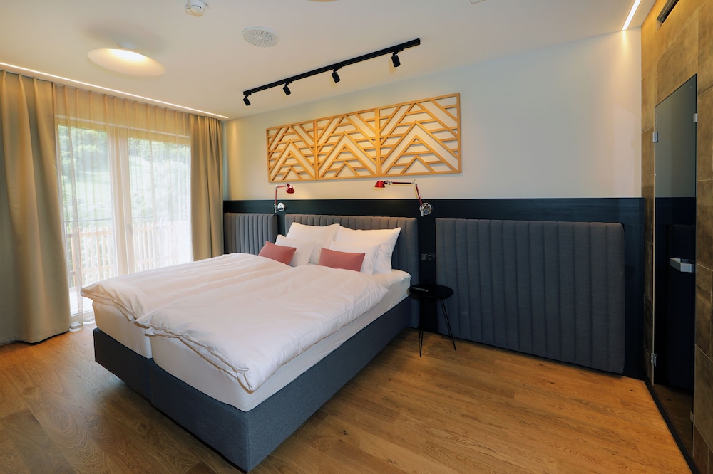 Suite - Photo 5