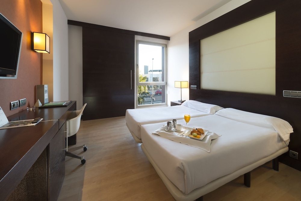 Standard Double Room Single Use - Photo 1
