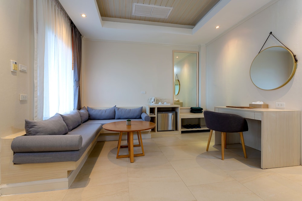 Beach Front Villa - Photo 6