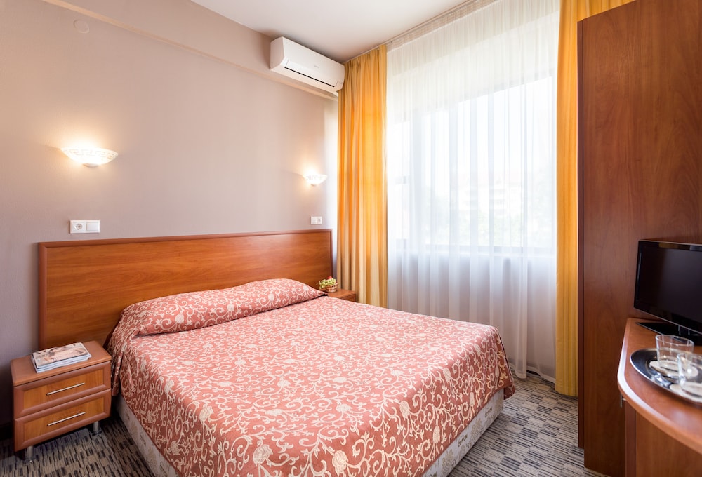 Standard Double or Twin Room photo 1